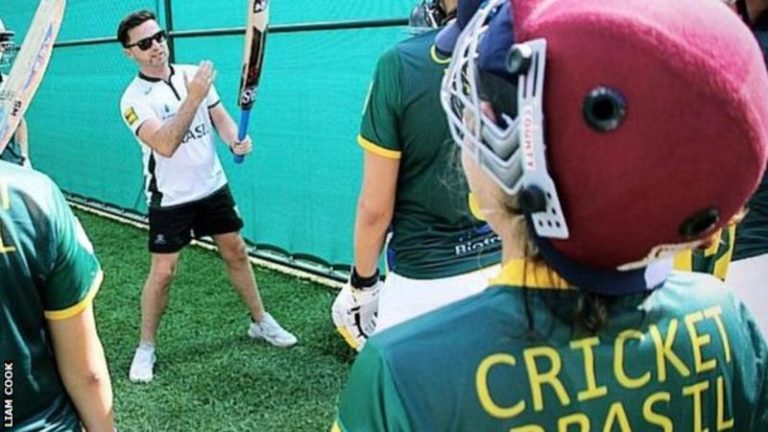 Liam Cook: A equipa de cricket feminino do Brasil, treinador inglês